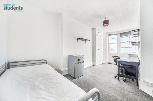 House share to rent - Photo 1