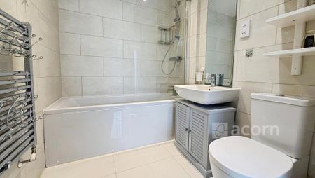 4 bedroom terraced house to rent - Photo 3