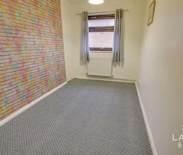 Knox Road, CO15 - Photo 3