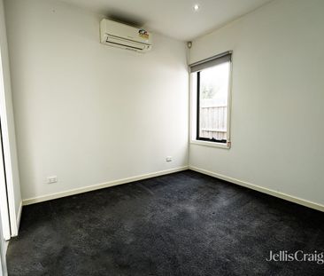 Two Bedroom, Two Bathroom Townhouse in Brunswick - Photo 2
