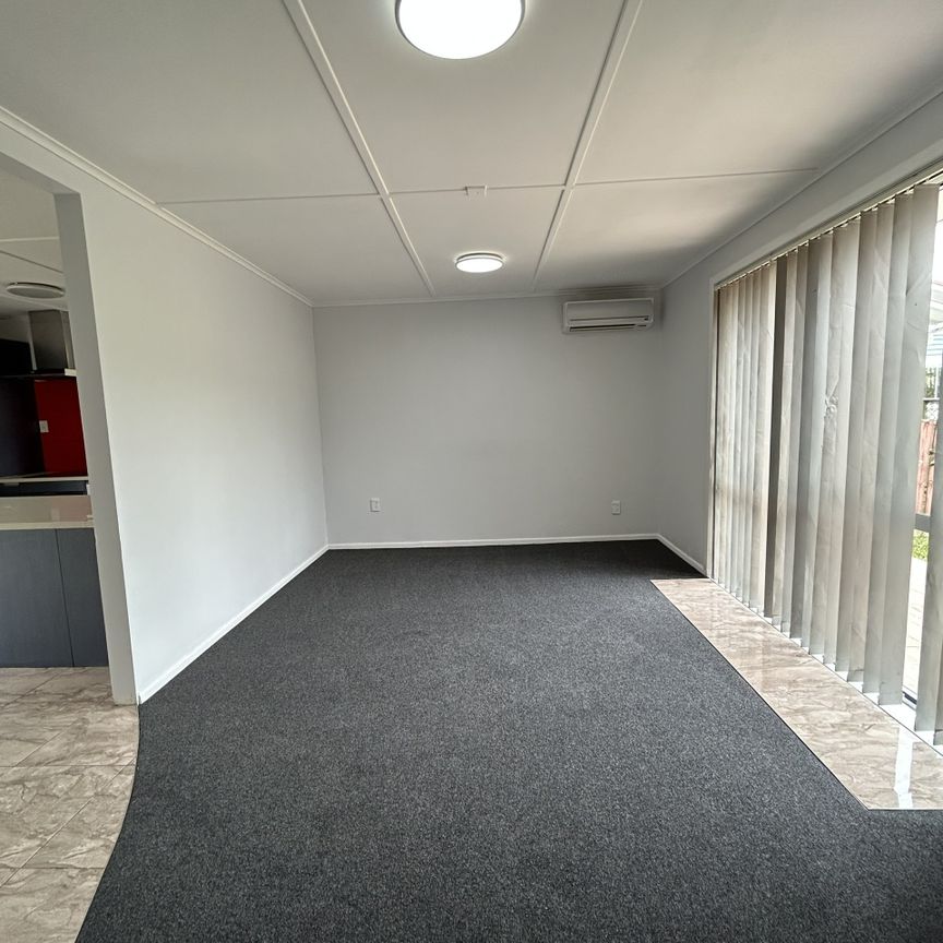 Spacious 3 Bedroom Home + Office - Photo 1