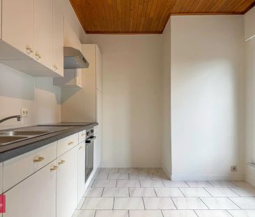 Volledig gerenoveerd duplex - appartement met garage | Deerlijkseweg - Photo 2