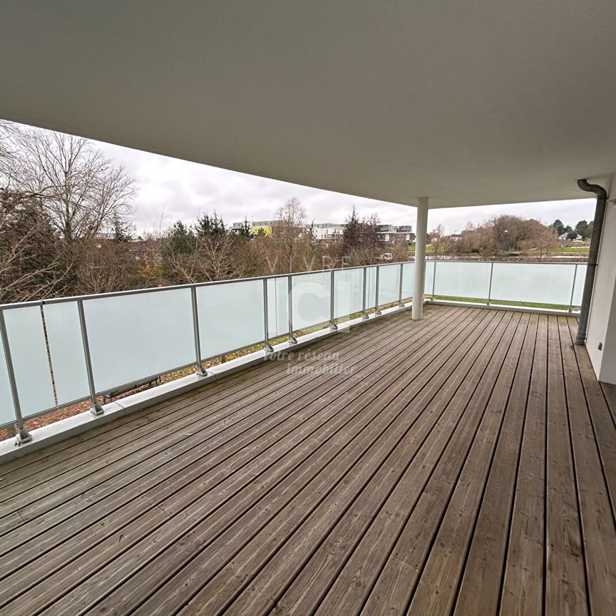 A Louer Appartement 3 Pièces De 65 M² Avec Grande Terrasse De 48 M² + Deux Places De Stationnements Privative -sainte Luce Sur Loire - Photo 1