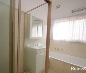 Generous Yard & Comfortable Interiors - Photo 5