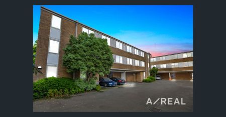 Bright, Spacious Ground-Floor Living in an Unbeatable Locale - Photo 3