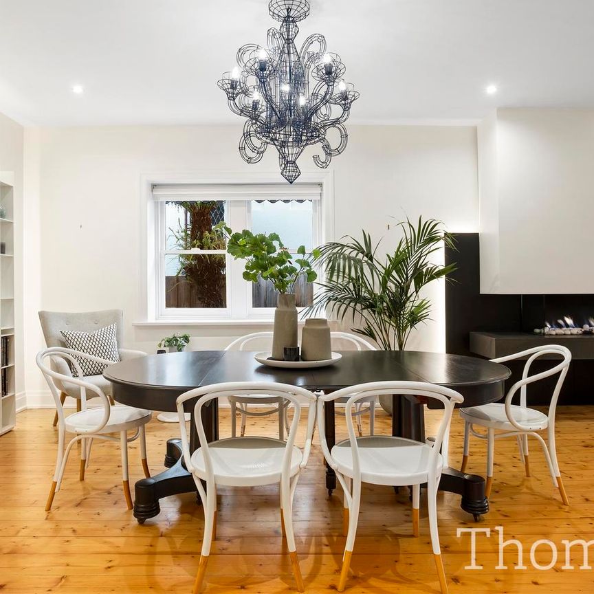 10 Kerr Crescent CAMBERWELL - Photo 1
