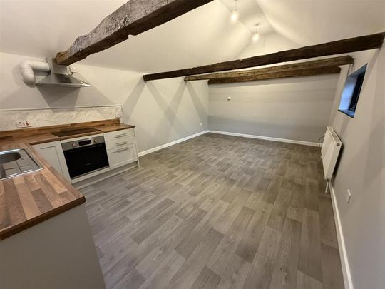 1 bedroom barn conversion to rent - Photo 1