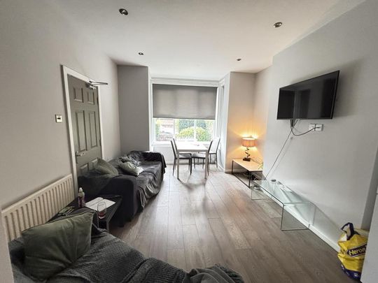 4 bedroom house to rent - Photo 1