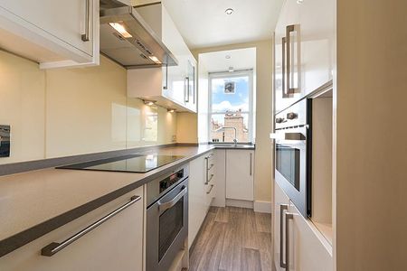 2 bedroom flat to rent - Photo 2