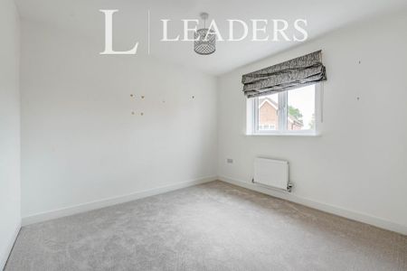 3 bedroom detached house to rent - Photo 5