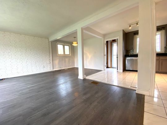 For Lease - 6986 Centennial Street, Niagara Falls, Ontario - Photo 1