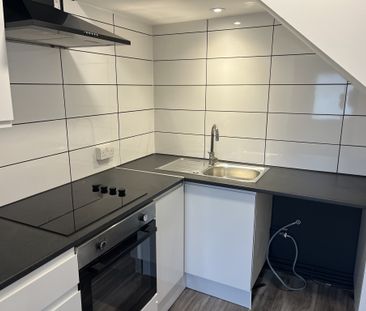 Recently Refurbished Ground Floor Flat available TO LET in Westclif... - Photo 3