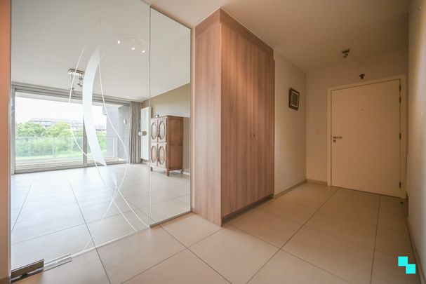 Riant 3-slaapkamerappartement met zicht op de vaart te Izegem - Photo 1
