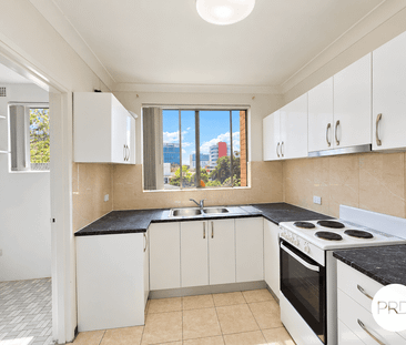 Spacious and Secure 2-Bedroom Unit in Liverpool! - Photo 4