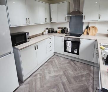 3 bedroom terraced house to rent - Photo 2