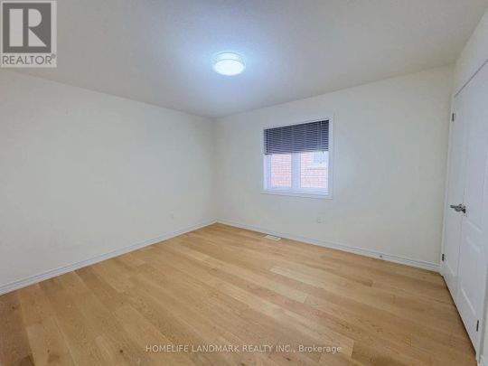 36 APPLEGATE DRIVE - Photo 1