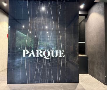 Luxury Two Bedroom Apartment: Resort-Style Living on St Kilda Road - Photo 1