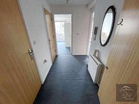 Duett Court, St. Giles Close, Heston, TW5 - Photo 1