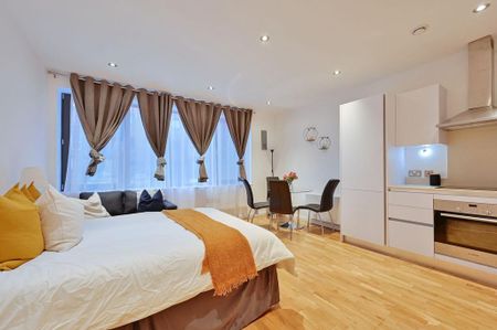 Studio to rent - Photo 3