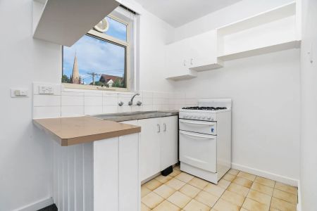 Light and Spacious One Bedroom! - Photo 3