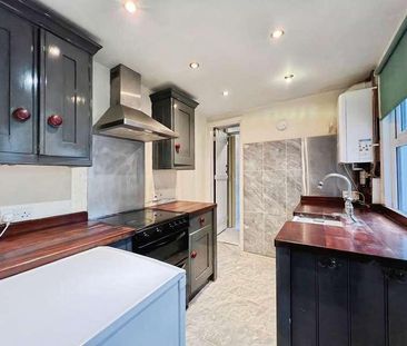 London Road, High Wycombe, HP11 - Photo 1