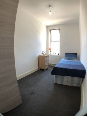 Room in a Shared House, Cedar Road, NW2 - Photo 1