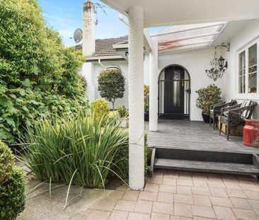 Lovely Family Home on River Road - Photo 5