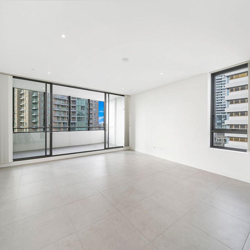 Stylish Executive Apartment ** Available 29/12/25 ** - Photo 1