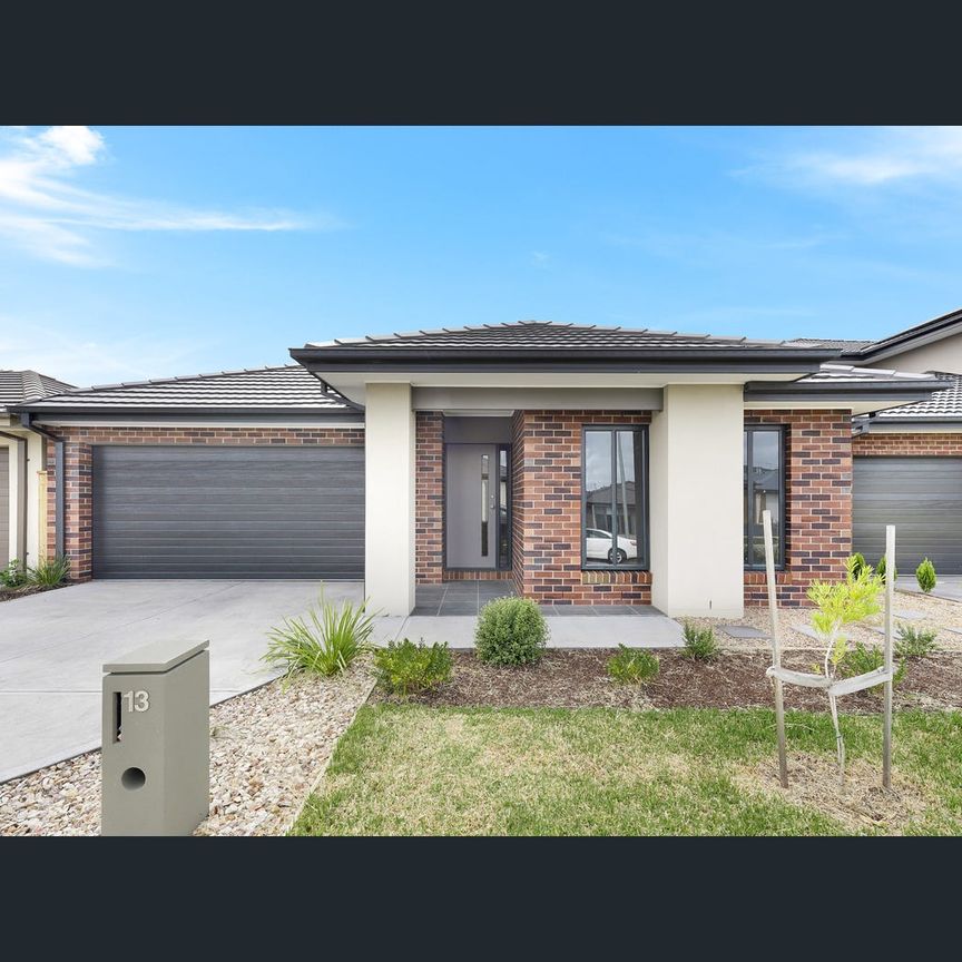 46 Adrian Street, Cranbourne East, Vic 3977 - Photo 1