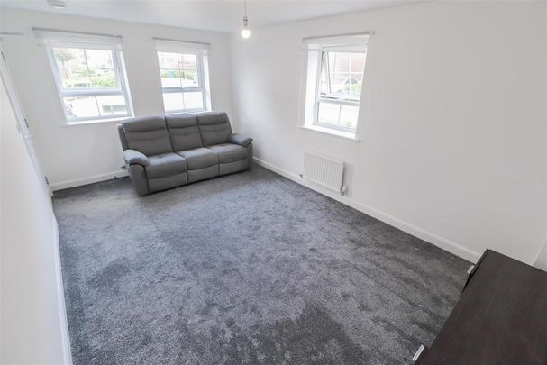 4 bedroom detached house to rent - Photo 1