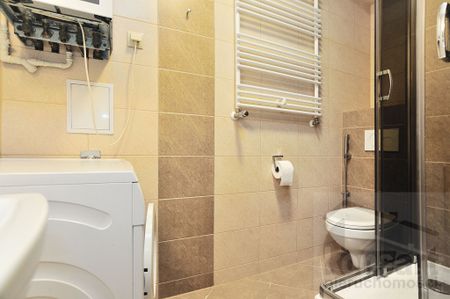 Kawalerka świeżo po remoncie- przy ul. Sikorskiego - Zdjęcie 4