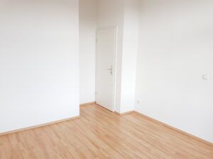 Antonstr. 40, Wohnung 5 ~~~ Balkon, Bad mit Wanne und Dusche, Abstellraum, Abstellraum im Treppenhaus - Photo 3