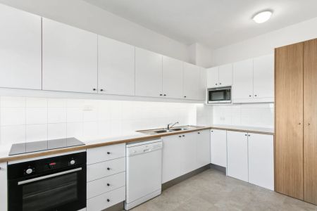7/2 Bindaring Parade, Claremont. - Photo 4