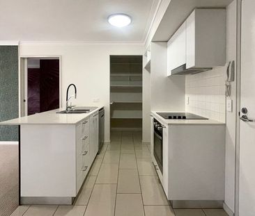 A fantastic inner-city lifestyle awaits with this Dutton Park apart... - Photo 3