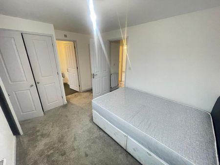 3 bedroom semi-detached house to rent - Photo 4