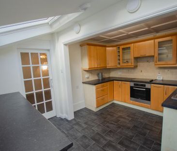 2 bedroom terraced house to rent - Photo 4