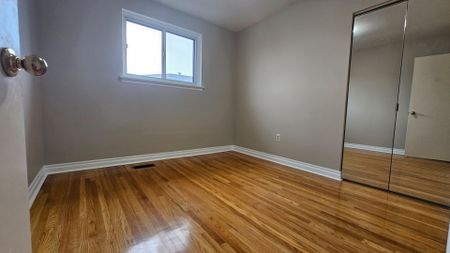 For Lease - 27 Cobb Avenue Unit# Main Floor, Toronto, Ontario - Photo 3