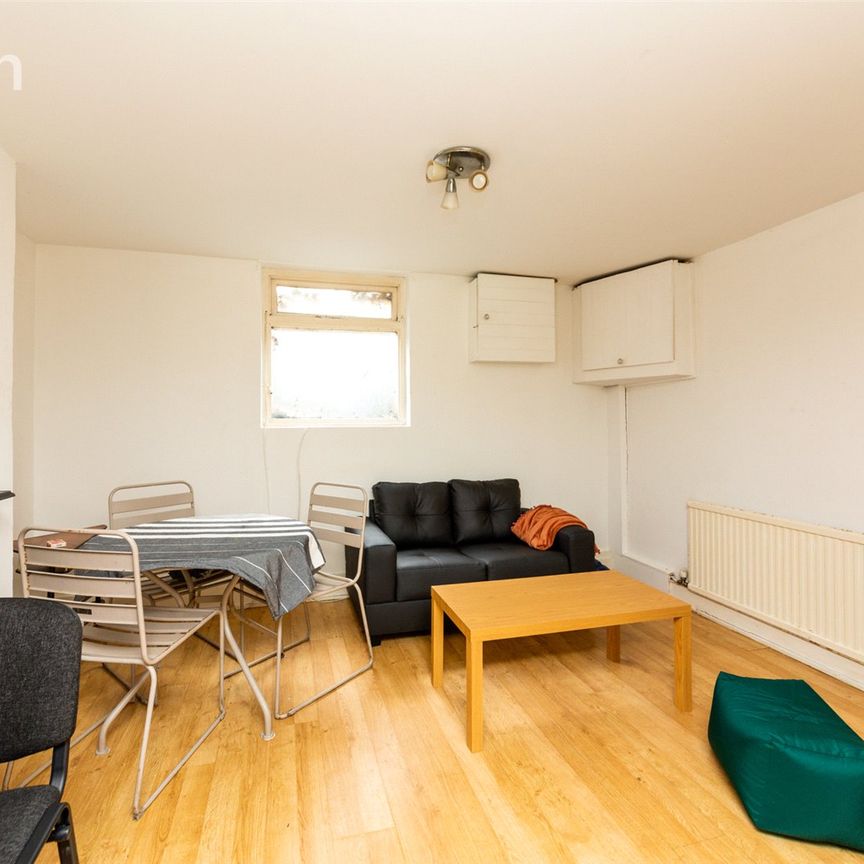 4 bedroom terraced house to rent - Photo 1