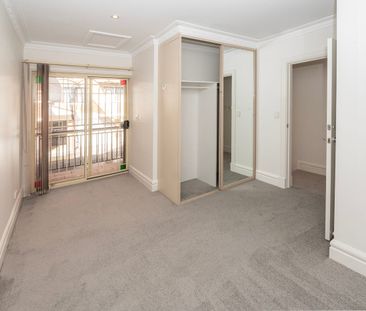 SPLIT LEVEL TOWNHOUSE IN PRIME LOCATION - Photo 1