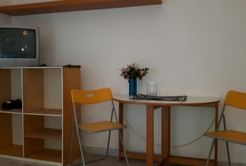 Студия возле метро Лоди Тибб