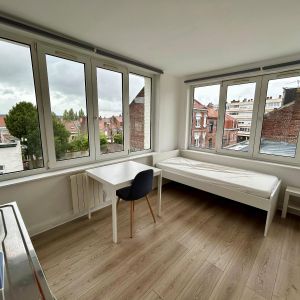 Location Appartement 1 pièce 16m² LA MADELEINE 59110 - Photo 2