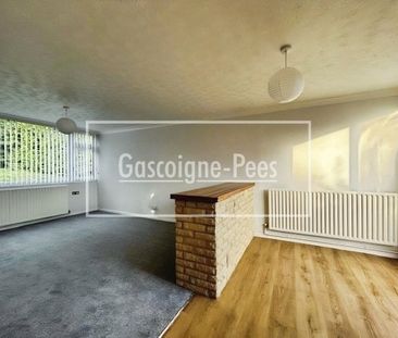 Basingstoke, RG22 - Photo 1