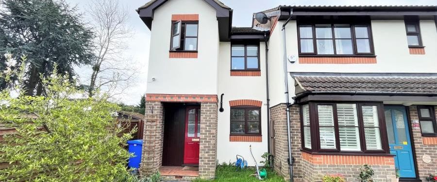 2 bedroom end of terrace house to rent - Photo 1