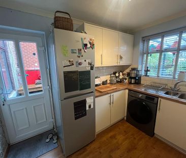 3 bedroom semi-detached house to rent - Photo 5