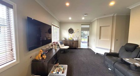 4 Bedroom, Clive - Photo 4