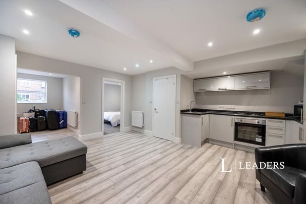 1 bedroom flat to rent - Photo 1