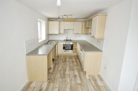 3 bedroom semi-detached house to rent - Photo 5