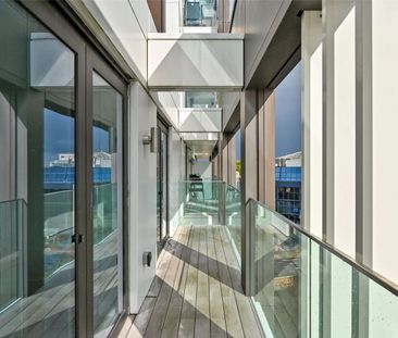 A well presented two bedroom, two bathroom apartment with balcony o... - Photo 2