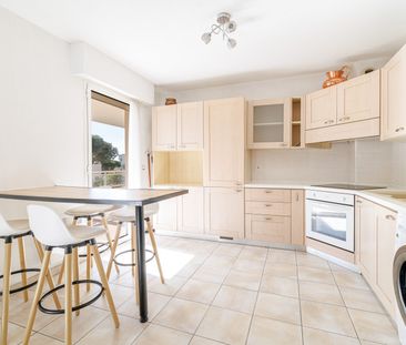 Location Appartement 2 pièces 50m² ST LAURENT DU VAR 06700 - Photo 5