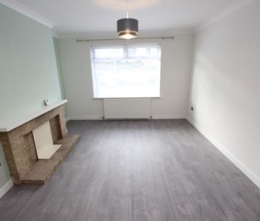 4 bedroom semi-detached house to rent - Photo 2